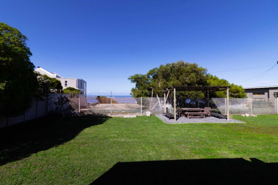 4 Bedroom Property for Sale in Sandbaai Western Cape